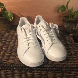 Brand new Adidas Advantage women’s size 10